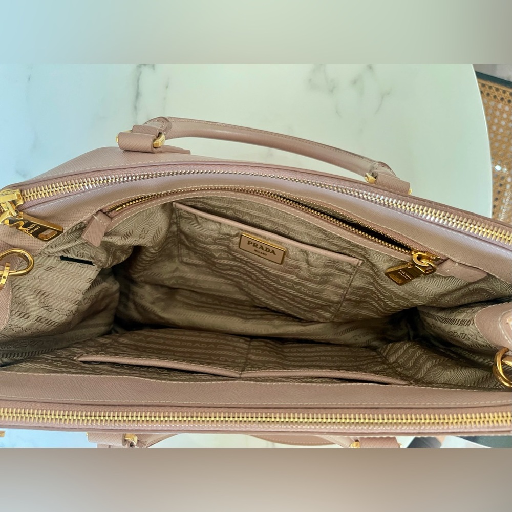 Prada Galleria Saffiano pink cream medium cross body bag - Picture 11 of 12